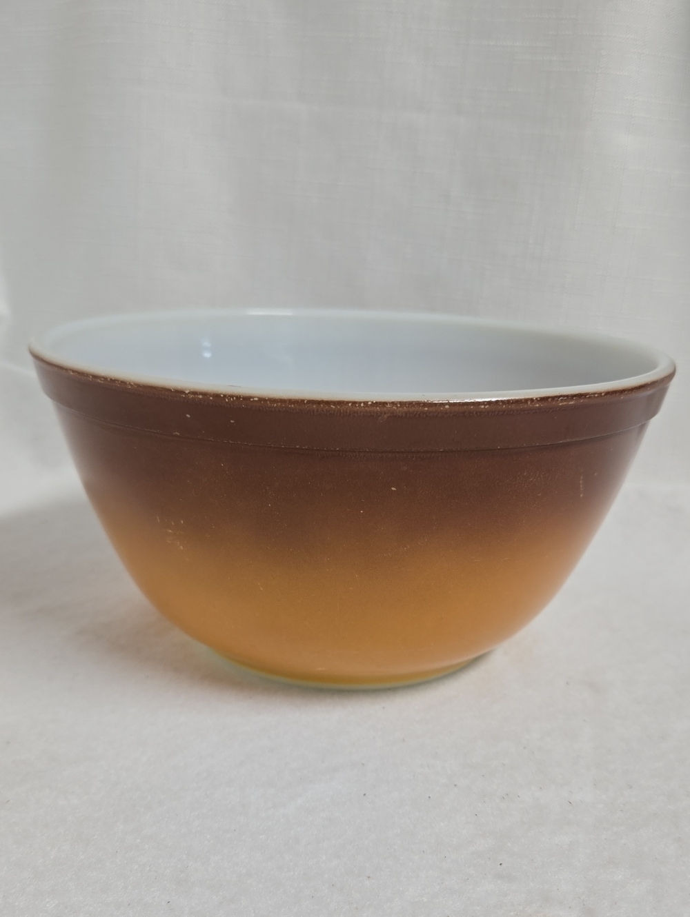 Vintage Pyrex Mixing Bowl Ombre Brown 1½ Qt. USA Ovenware #402 Nesting